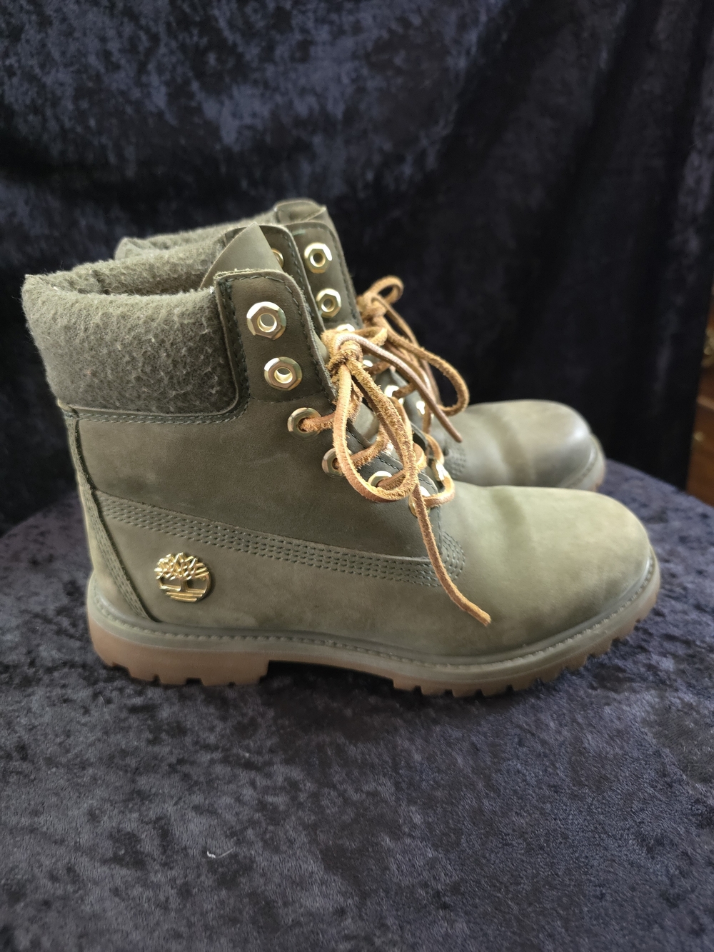 Timberland Women’s Olive Green Lace-Up Nubuck Boots with Gold Logo